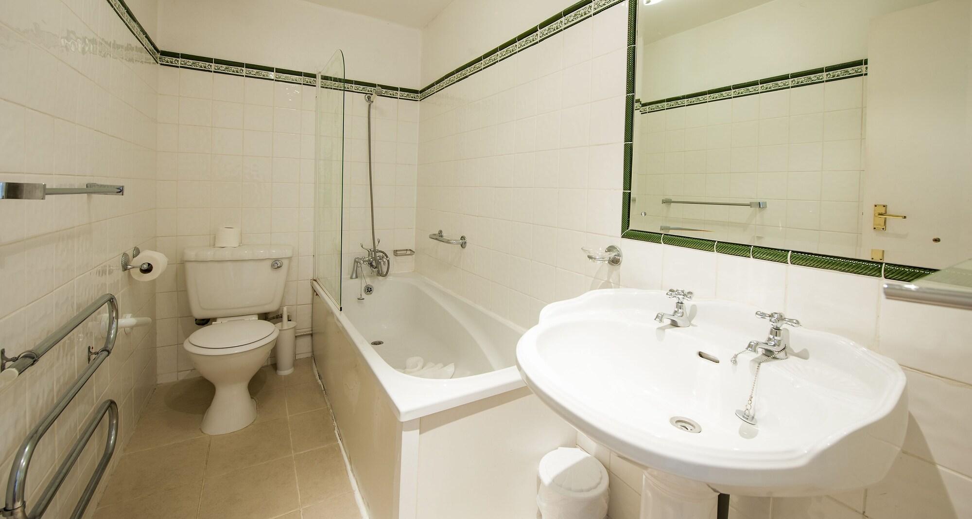 Albany Lions Hotel イーストボーン エクステリア 写真