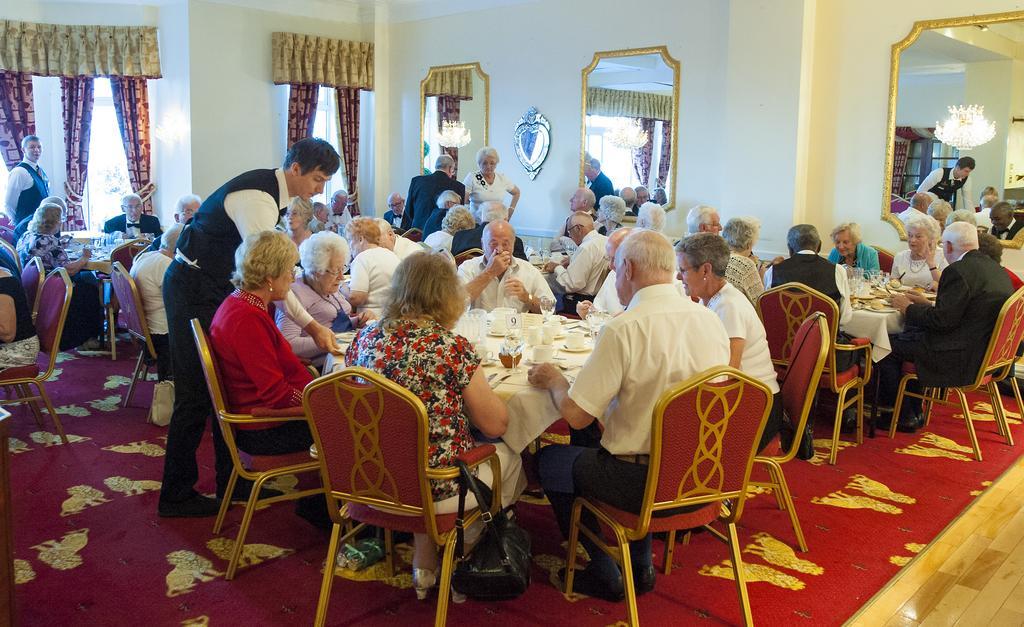 Albany Lions Hotel イーストボーン エクステリア 写真